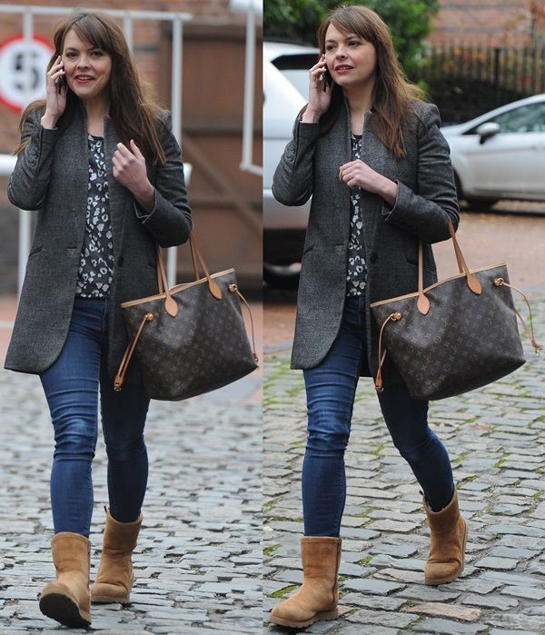 10 Celebrities Show How to Wear Ugg Boots with Jeans | How to wear .