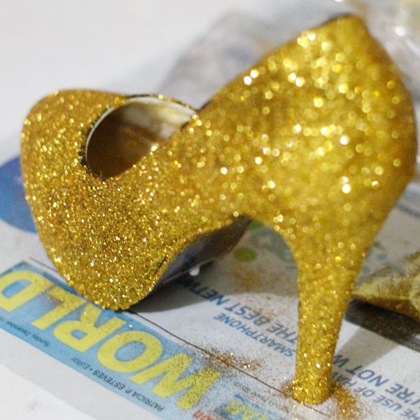 DIY glitter shoes | Glitter shoes, Diy glitter shoes, Diy sho