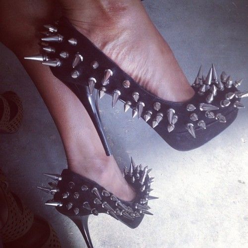 Spikes to the maxxx | Goth shoes, Heels, Punk sho