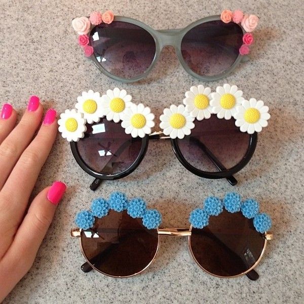 14£ sunglasses available on etsy.com | Flower sunglasses, Diy .