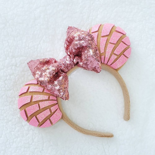 Light Pink Glitter Concha With Sequins Bow Minnie Mouse Ears - Et