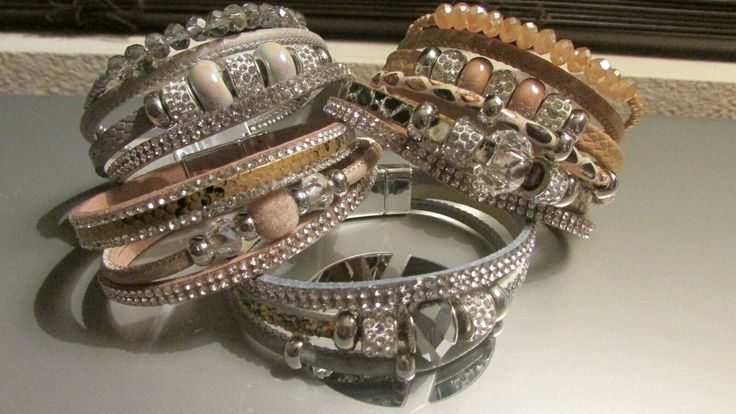 Beaded Glitz Bracelets~(5) Color Patterns to choose from~Beautiful .