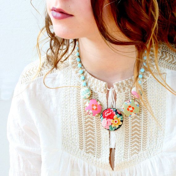 The Vintage Rose Statement Necklace by NestPrettyThingsShop .