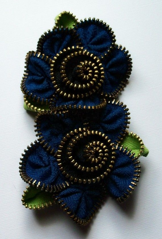 Royal Blue and Black Muli Flower Floral Brooch / Zipper Pin by .