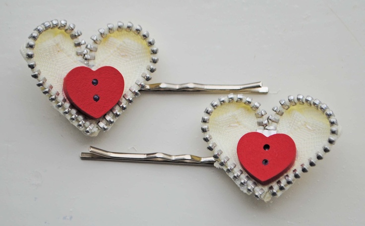 Zipper Heart Hair grips by habercraftey | Diy zipper crafts .